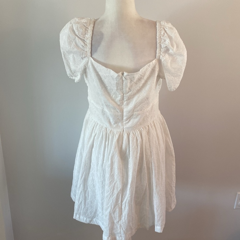 Barr lll NWT bright white eyelet dress - Picture 5 of 12
